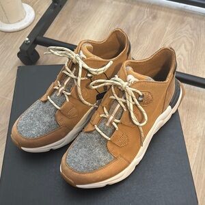 New in Box SOREL Kinetic Breakthru Caribou Waterproof Boot Women's Shoes Size 10